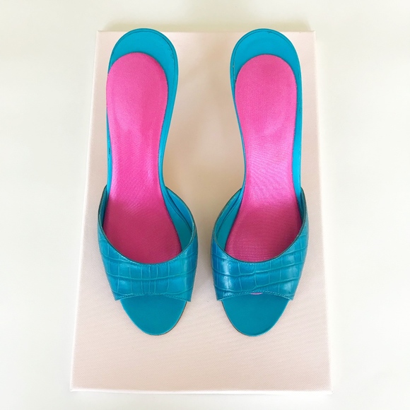 Manolo Blahnik Shoes - Manolo Blahnik Astuta Alligator Slide Sandals